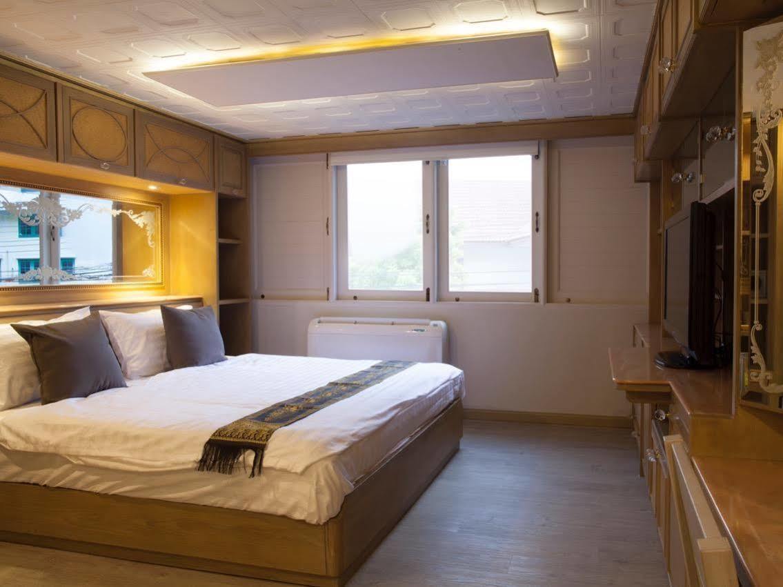 Golden Mountain Hostel Bangkok Eksteriør billede